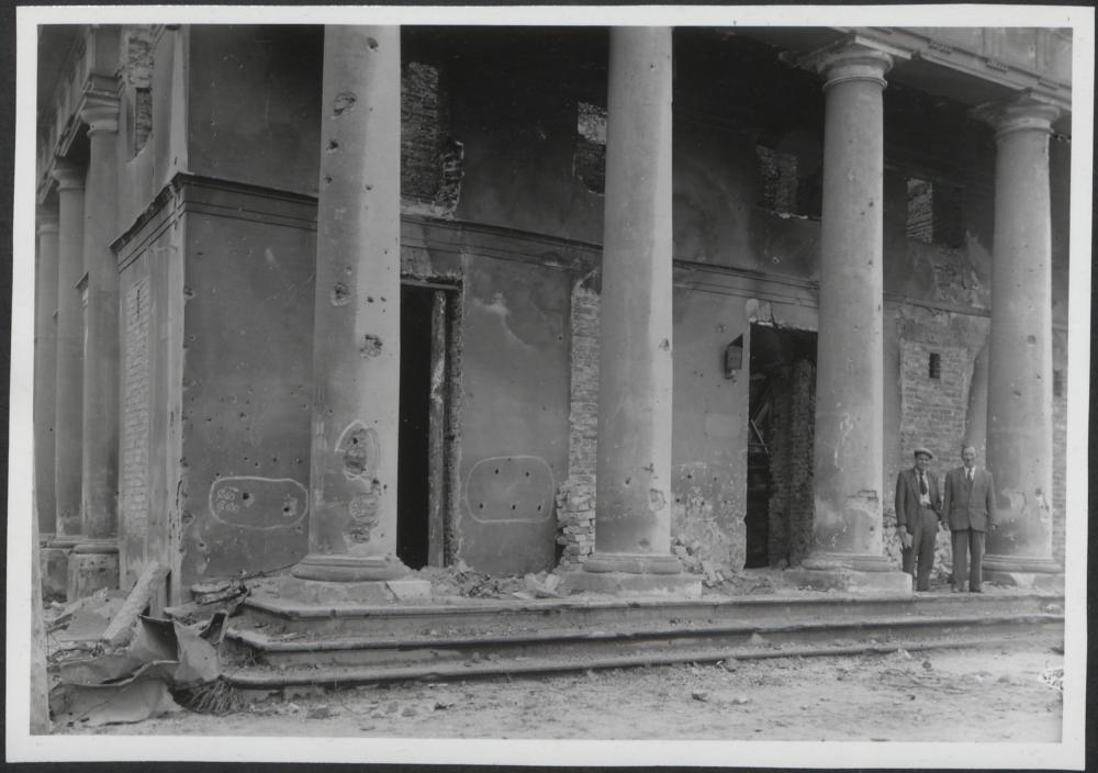 Dokumentacja fotograficzna dot. inwentaryzacji zniszczeń wojennych Teatru Wielkiego (1950)