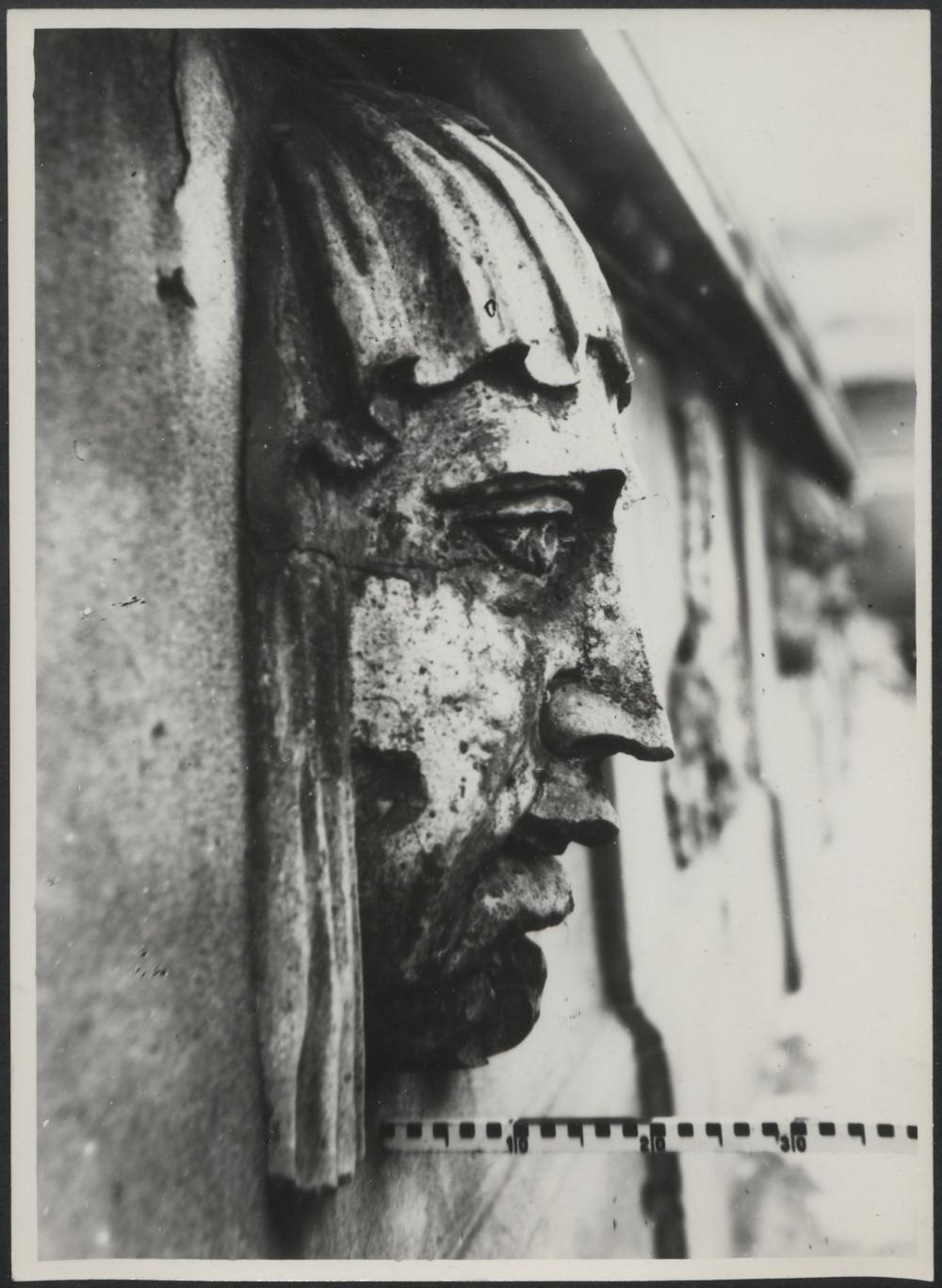 Dokumentacja fotograficzna dot. inwentaryzacji zniszczeń wojennych Teatru Wielkiego (1951)