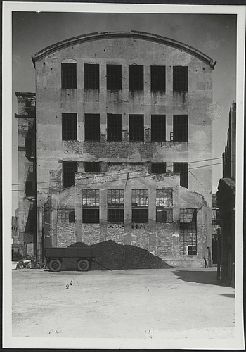 Dokumentacja fotograficzna dot. inwentaryzacji zniszczeń wojennych Teatru Wielkiego (1950)