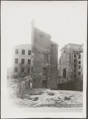 Dokumentacja fotograficzna dot. inwentaryzacji zniszczeń wojennych Teatru Wielkiego (1950)