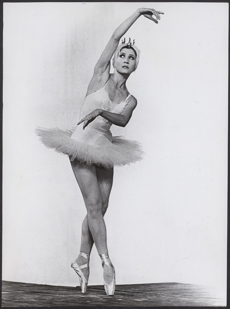 „Jezioro łabędzie" Piotr Czajkowski 1973-11-25