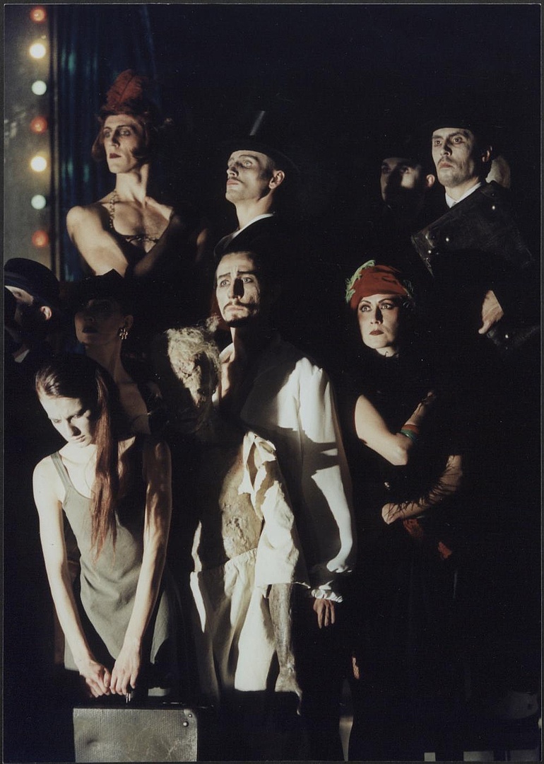 „Siedem grzechów głównych” Kurt Weill 16-11-2001